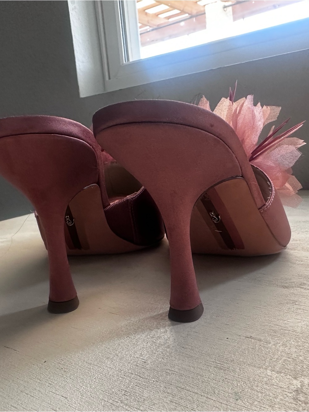 Sam Edelman Rose Pink Feathered Pom Slide Mules - Picture 3 of 8